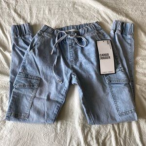 Almost Famous women’s cargo pants